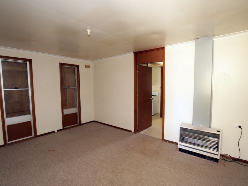 160 Raye Street, Tolland NSW 2650