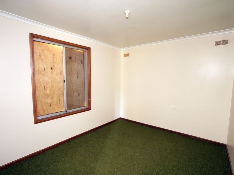 160 Raye Street, Tolland NSW 2650