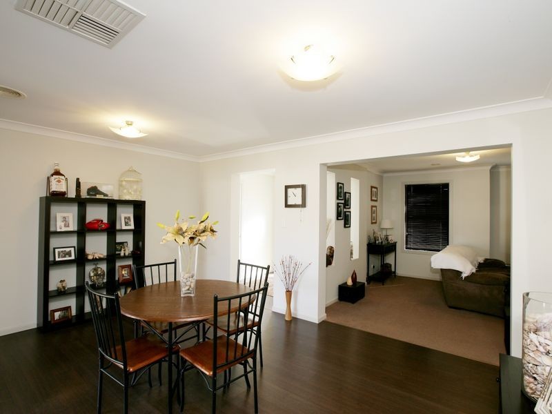 2 Rosella Place, Mount Austin NSW 2650