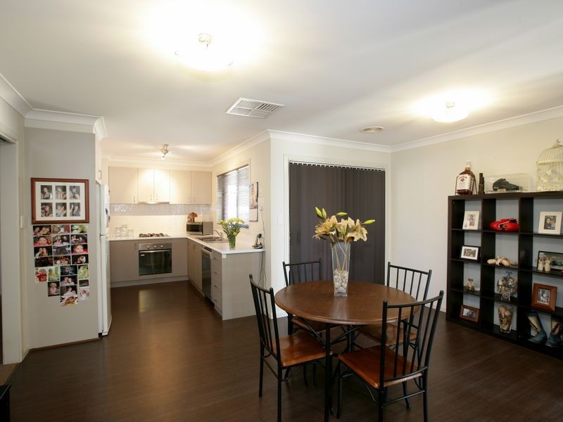 2 Rosella Place, Mount Austin NSW 2650