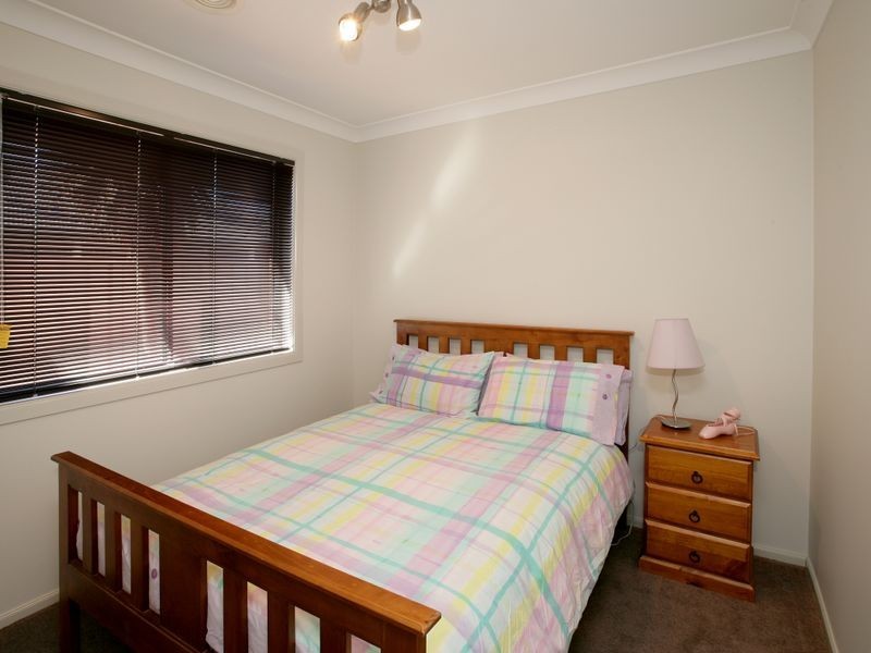 2 Rosella Place, Mount Austin NSW 2650