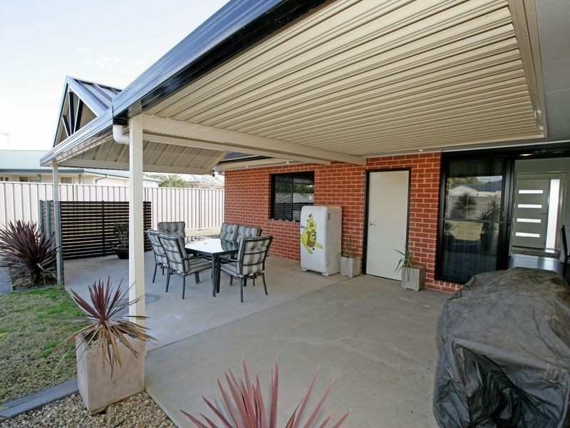 2 Rosella Place, Mount Austin NSW 2650