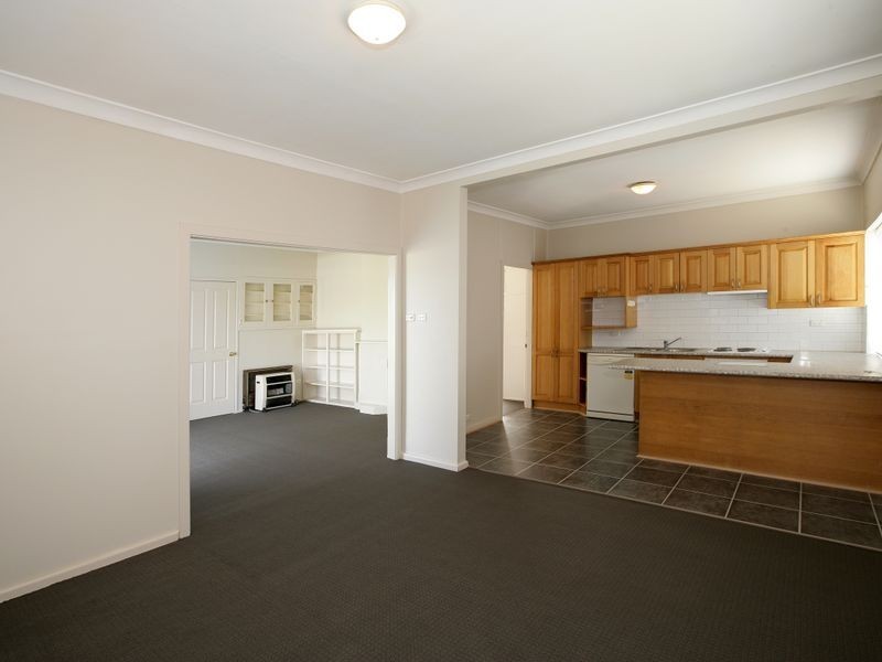 372 Lake Albert Road, Kooringal NSW 2650