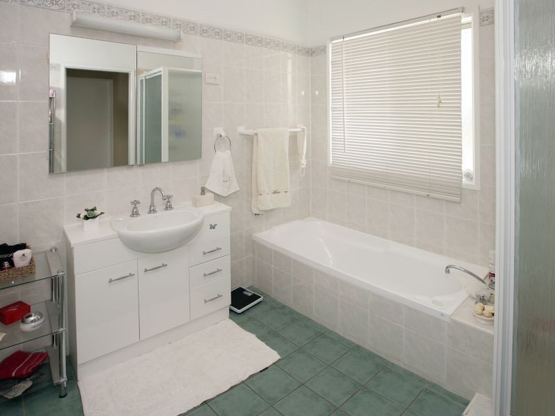 350 Lake Albert Road, Kooringal NSW 2650