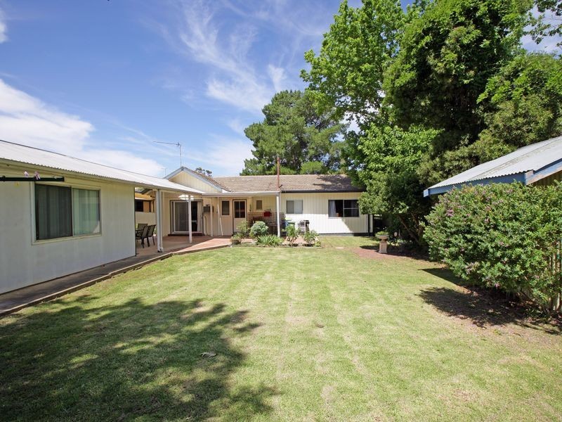 350 Lake Albert Road, Kooringal NSW 2650