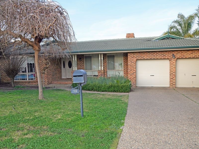 19 Malebo Place, Tatton NSW 2650