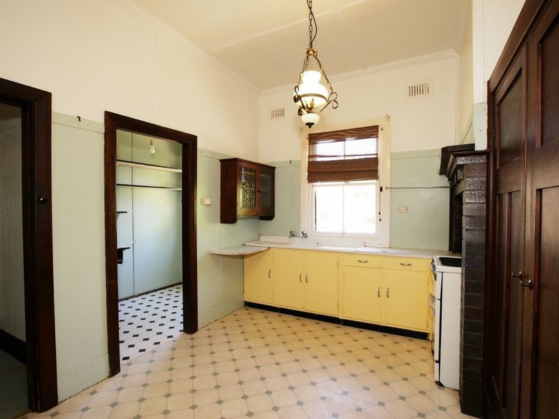 4 Mimosa Street, Coolamon NSW 2701