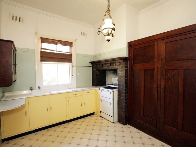 4 Mimosa Street, Coolamon NSW 2701