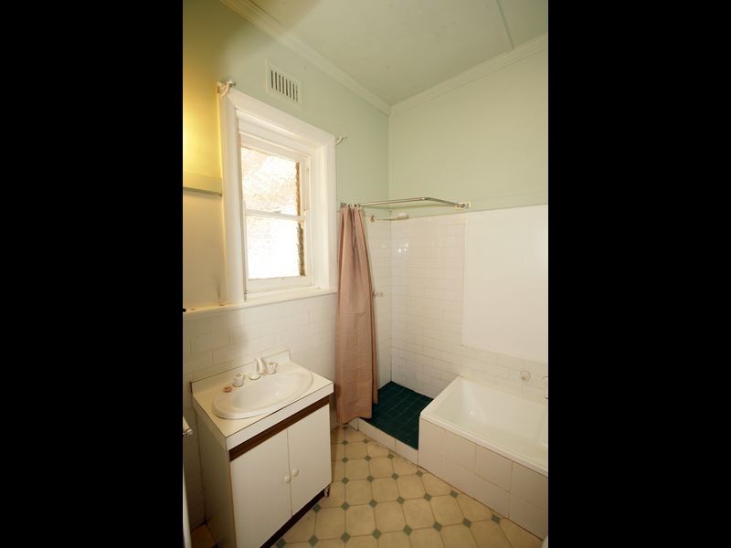 4 Mimosa Street, Coolamon NSW 2701