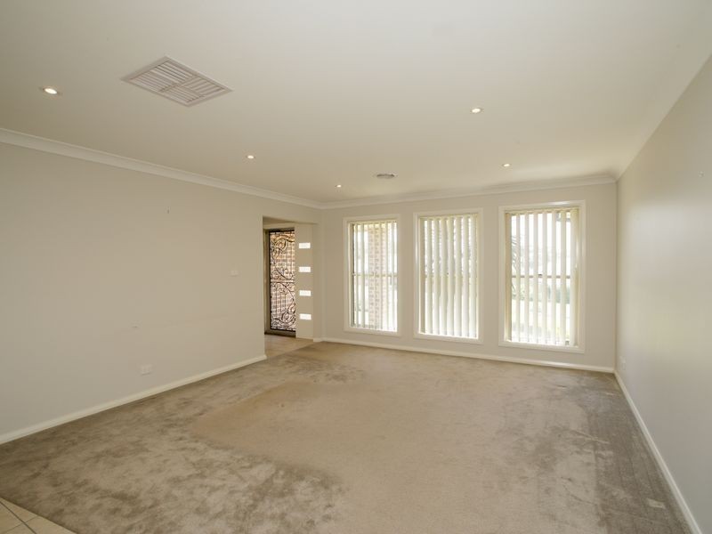 1/58 Yarrawah Crescent, Bourkelands NSW 2650