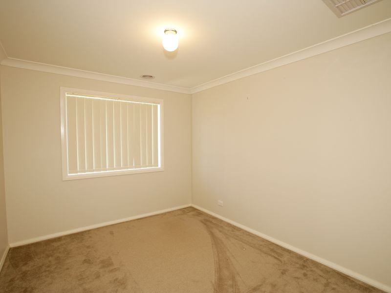 1/58 Yarrawah Crescent, Bourkelands NSW 2650