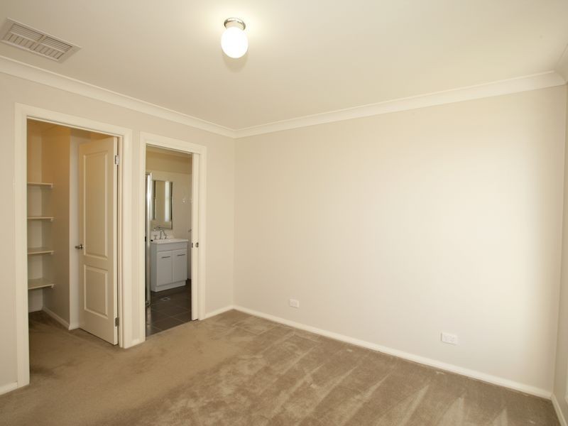 1/58 Yarrawah Crescent, Bourkelands NSW 2650