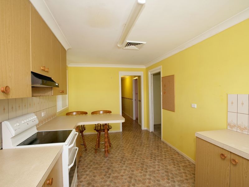 2 Queen Street, The Rock NSW 2655