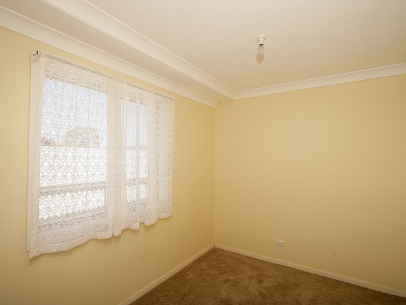 2 Queen Street, The Rock NSW 2655