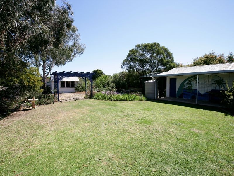 2 Queen Street, The Rock NSW 2655