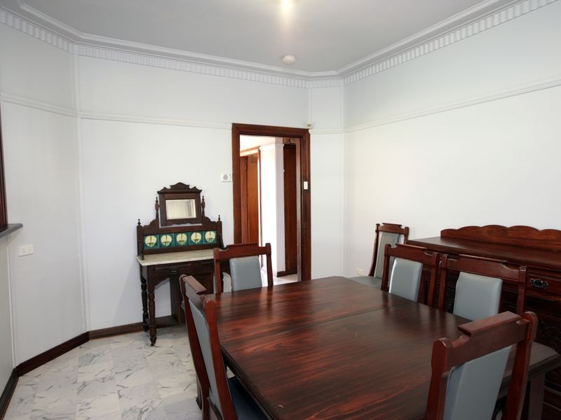 42 Gormly Avenue, Wagga Wagga NSW 2650