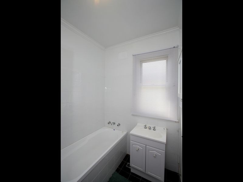 42 Gormly Avenue, Wagga Wagga NSW 2650