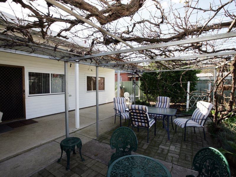 42 Gormly Avenue, Wagga Wagga NSW 2650