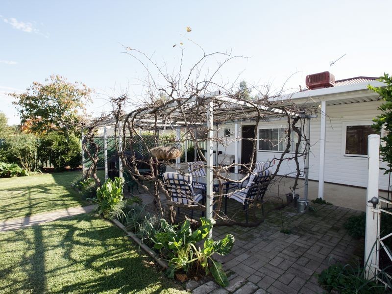 42 Gormly Avenue, Wagga Wagga NSW 2650