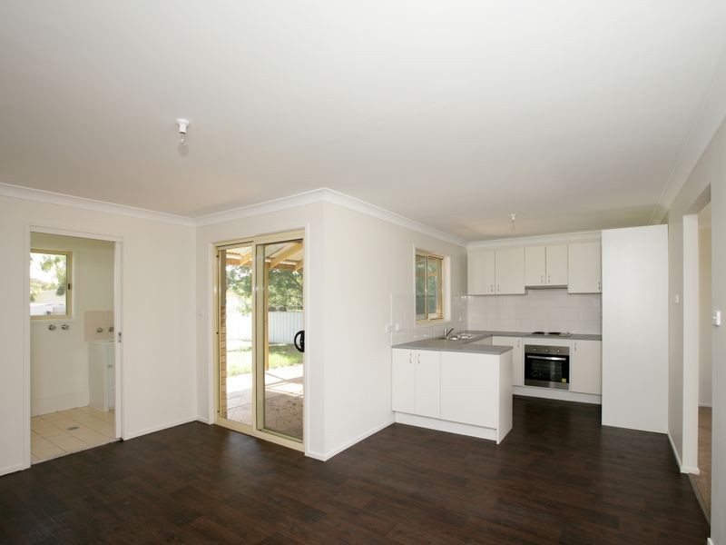 110 Raye Street, Tolland NSW 2650