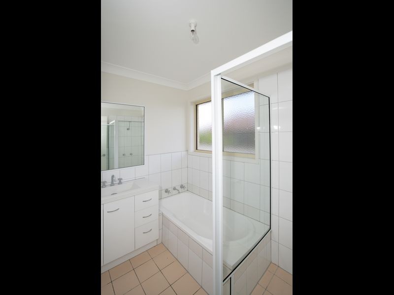 110 Raye Street, Tolland NSW 2650