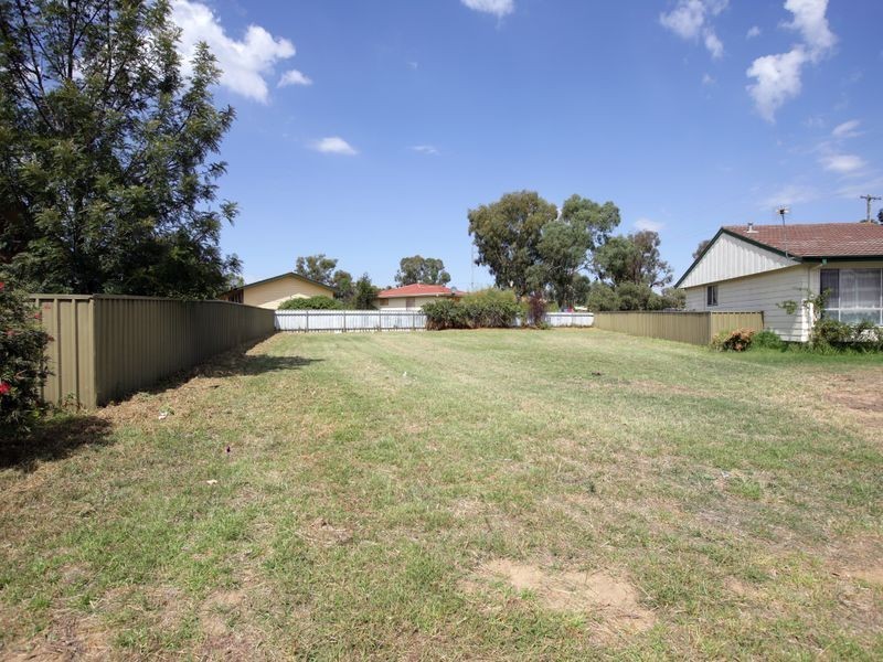 2 Melba Place, Tolland NSW 2650