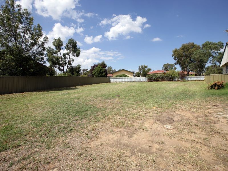 2 Melba Place, Tolland NSW 2650