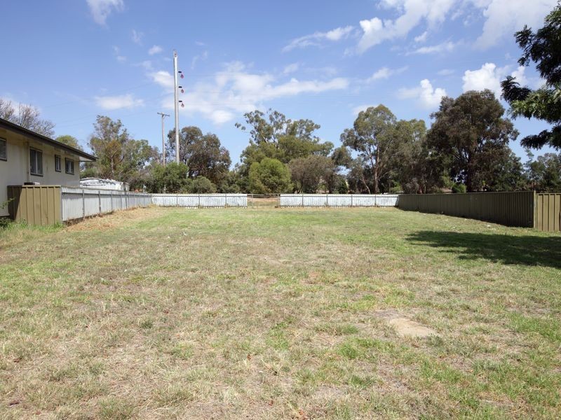 4 Oliver Place, Tolland NSW 2650