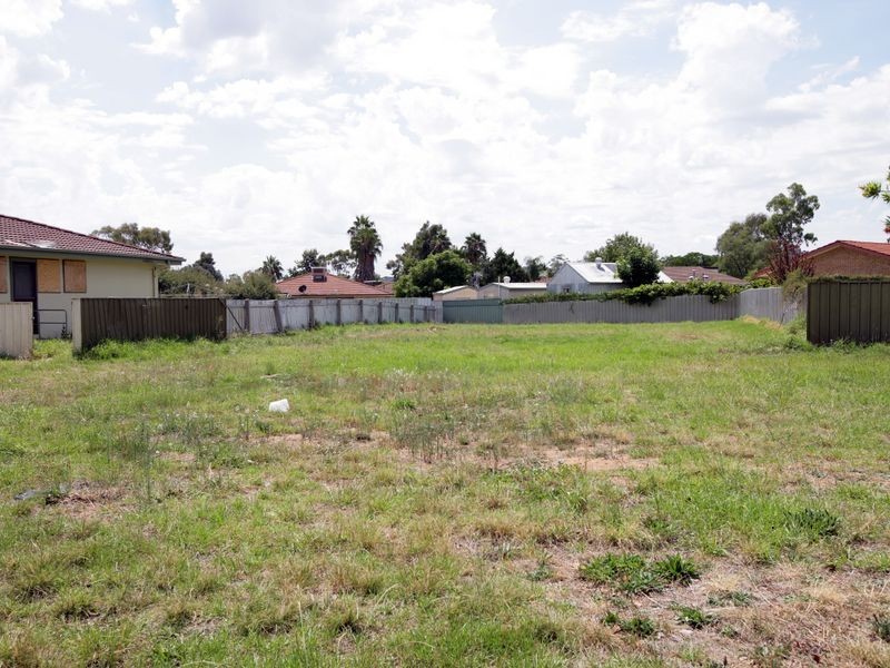 20 Tichborne Crescent, Kooringal NSW 2650