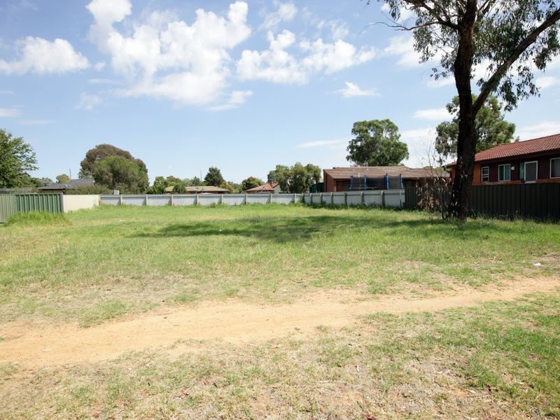 17 Toy Place, Tolland NSW 2650