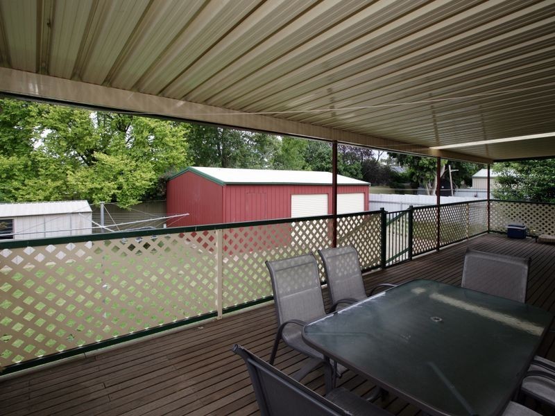 6 Stanley Street, Kooringal NSW 2650