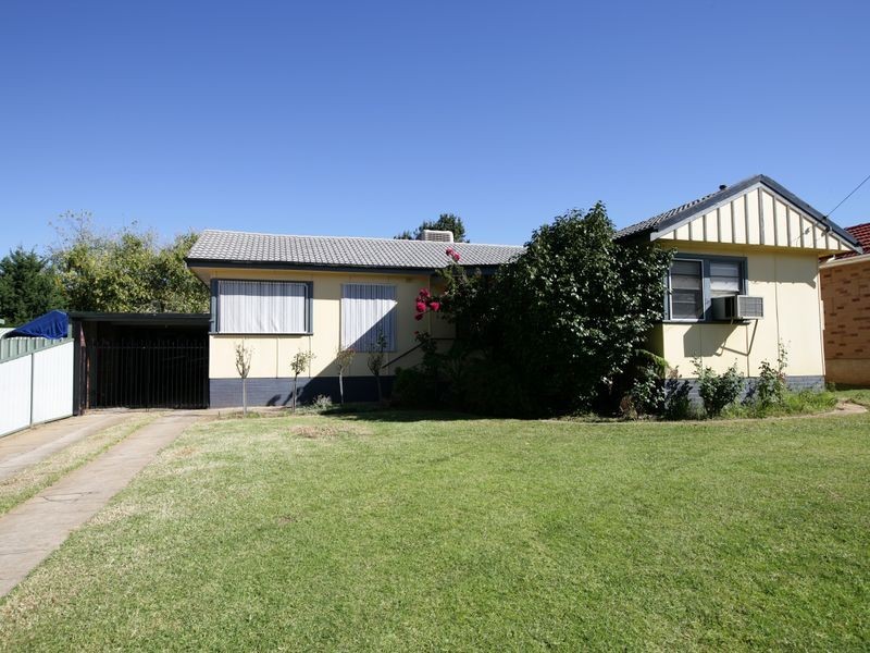246 Lake Albert Road, Kooringal NSW 2650
