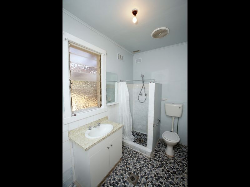 246 Lake Albert Road, Kooringal NSW 2650