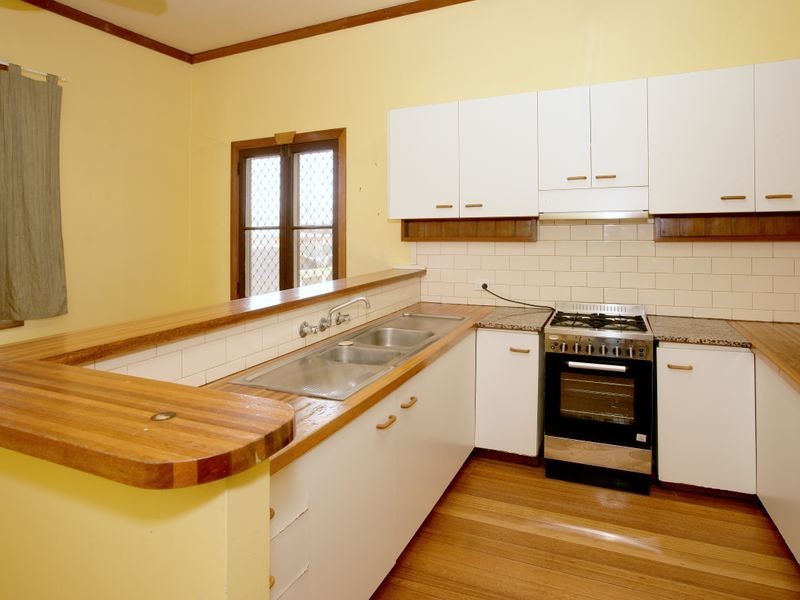 65 Bourke Street, Turvey Park NSW 2650