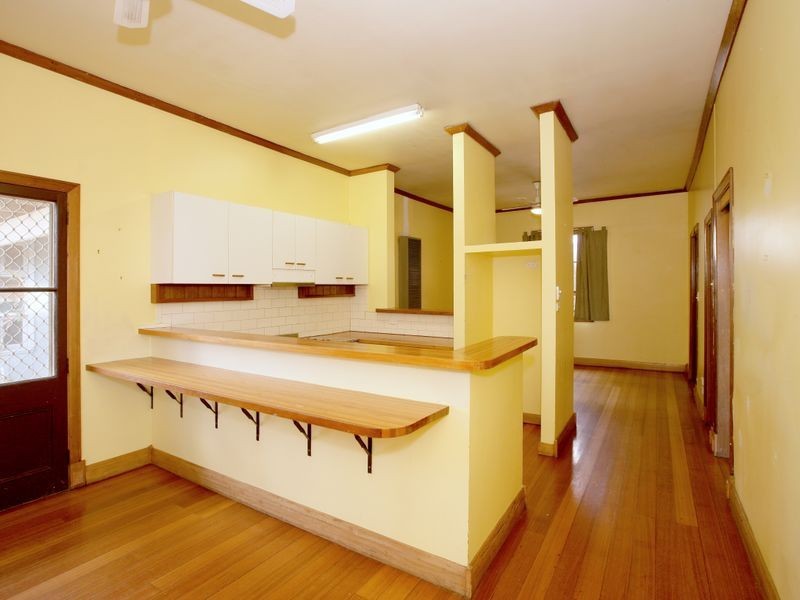 65 Bourke Street, Turvey Park NSW 2650