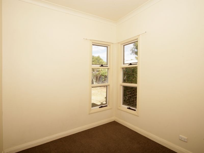 65 Bourke Street, Turvey Park NSW 2650