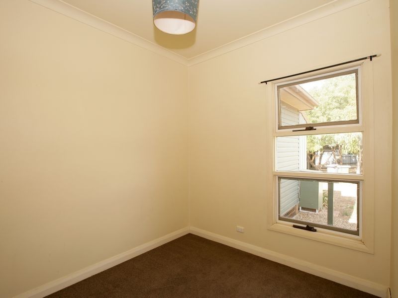 65 Bourke Street, Turvey Park NSW 2650