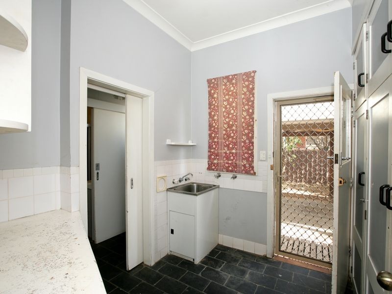 65 Bourke Street, Turvey Park NSW 2650