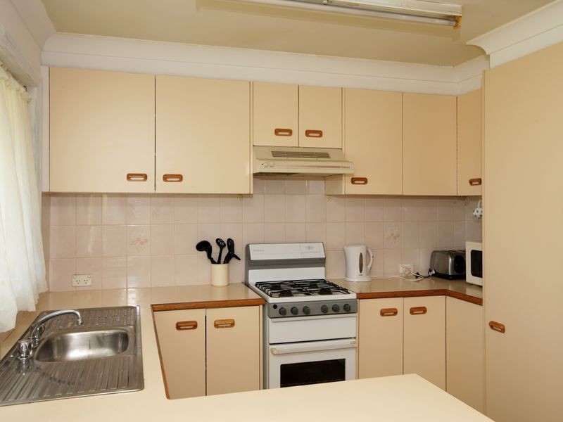 46 Karoom Drive, Glenfield Park NSW 2650