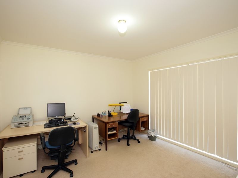 54 Yentoo Drive, Glenfield Park NSW 2650