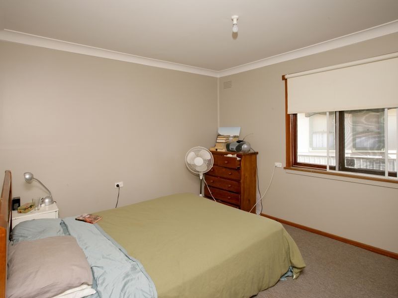 42 McKell Avenue, Mount Austin NSW 2650