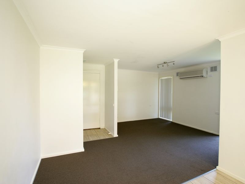 42 Callaghan Street, Ashmont NSW 2650