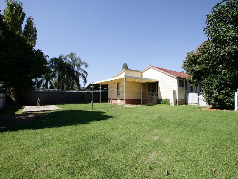 42 Callaghan Street, Ashmont NSW 2650