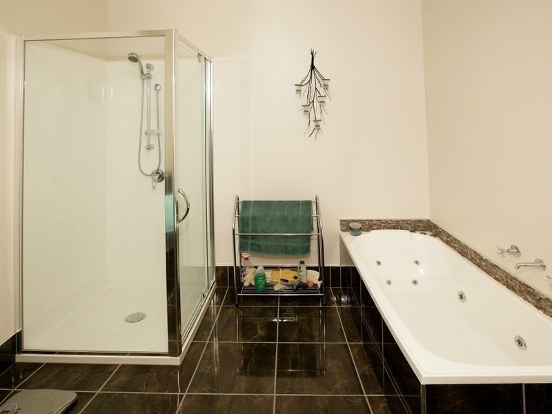 1/ Norman Street, The Rock NSW 2655