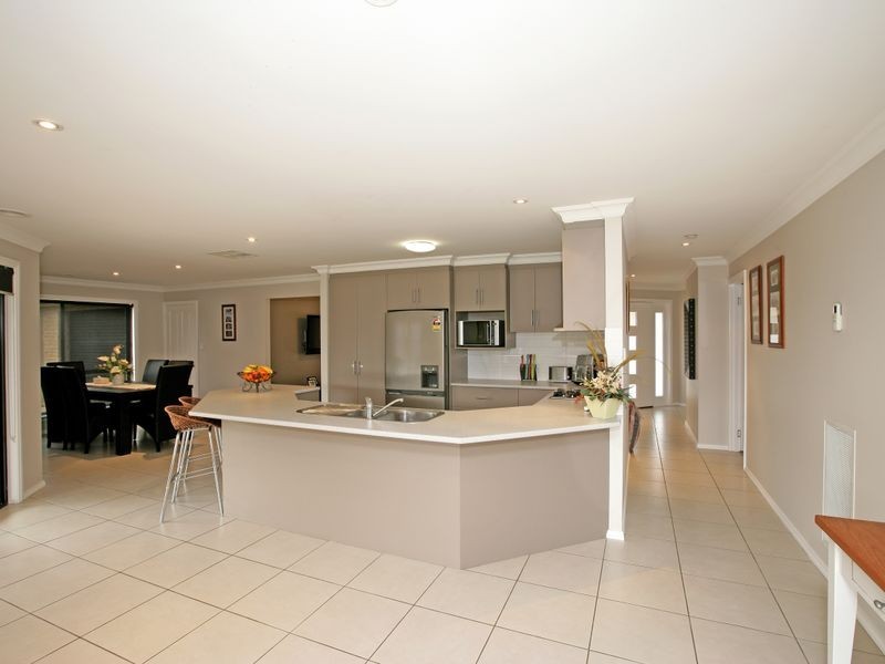 14 Barrima Drive, Glenfield Park NSW 2650