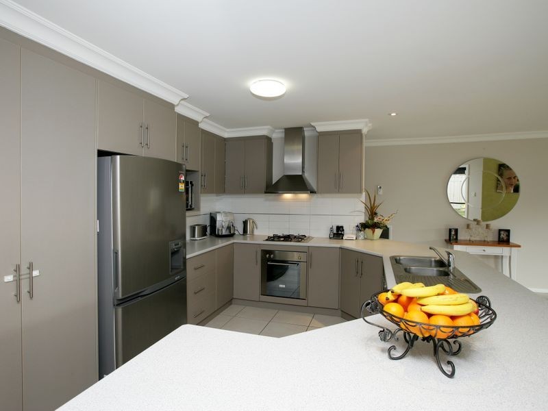 14 Barrima Drive, Glenfield Park NSW 2650