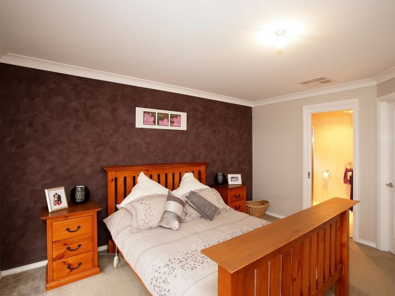 14 Barrima Drive, Glenfield Park NSW 2650