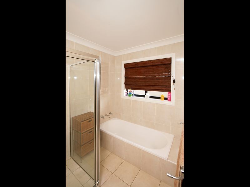 14 Barrima Drive, Glenfield Park NSW 2650