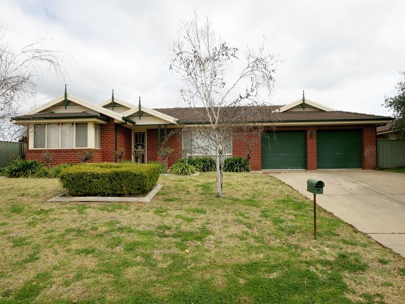 4 Bokara Place, Glenfield Park NSW 2650