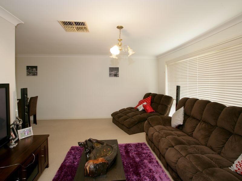 4 Bokara Place, Glenfield Park NSW 2650